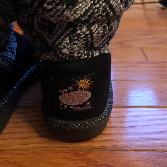 Skechers | 4 - Picture 5 of 7